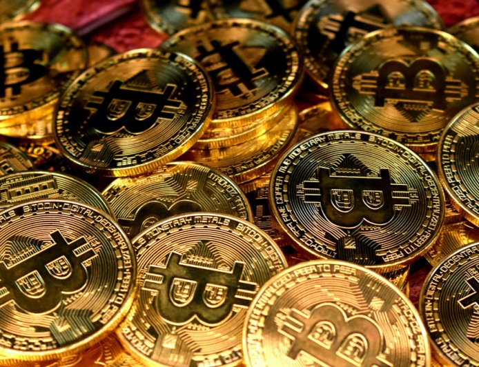 Bitcoin Climbs Near $77,000 as Liquidity Trends and Stable Momentum Support Market